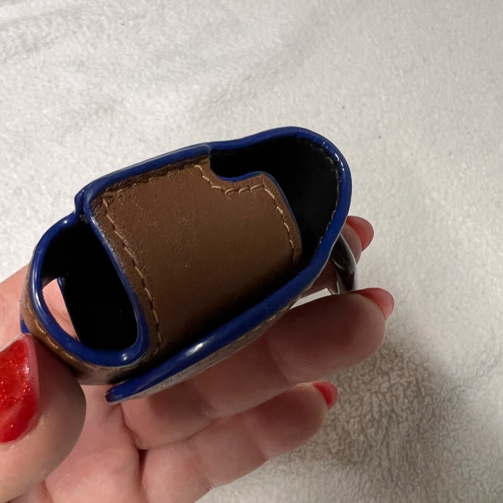 Coach AirPod holder - Picture 5 of 8